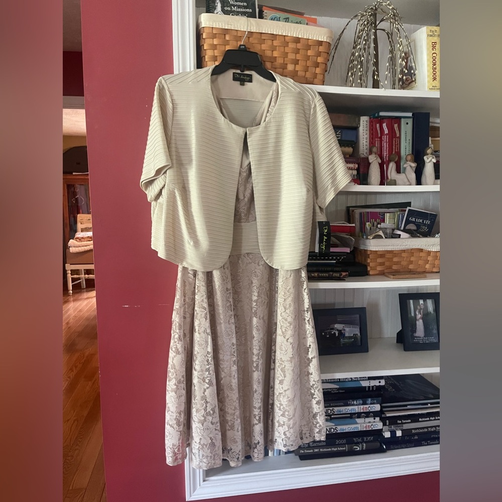 2 piece dress. NWT. Very dressy.